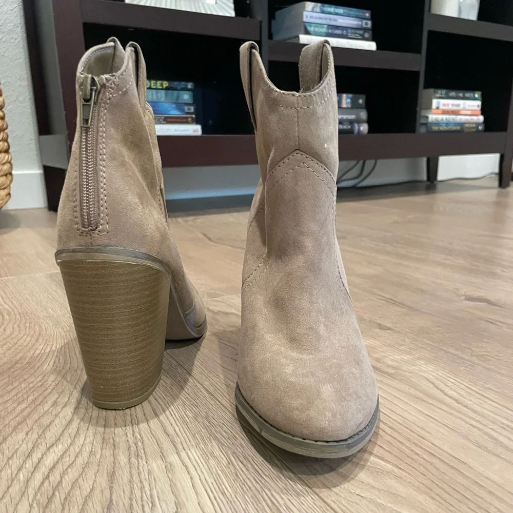 🐴✨ Target Merona Cowgirl Heels - 9 1/2 ✨🐴 - Picture 3 of 7